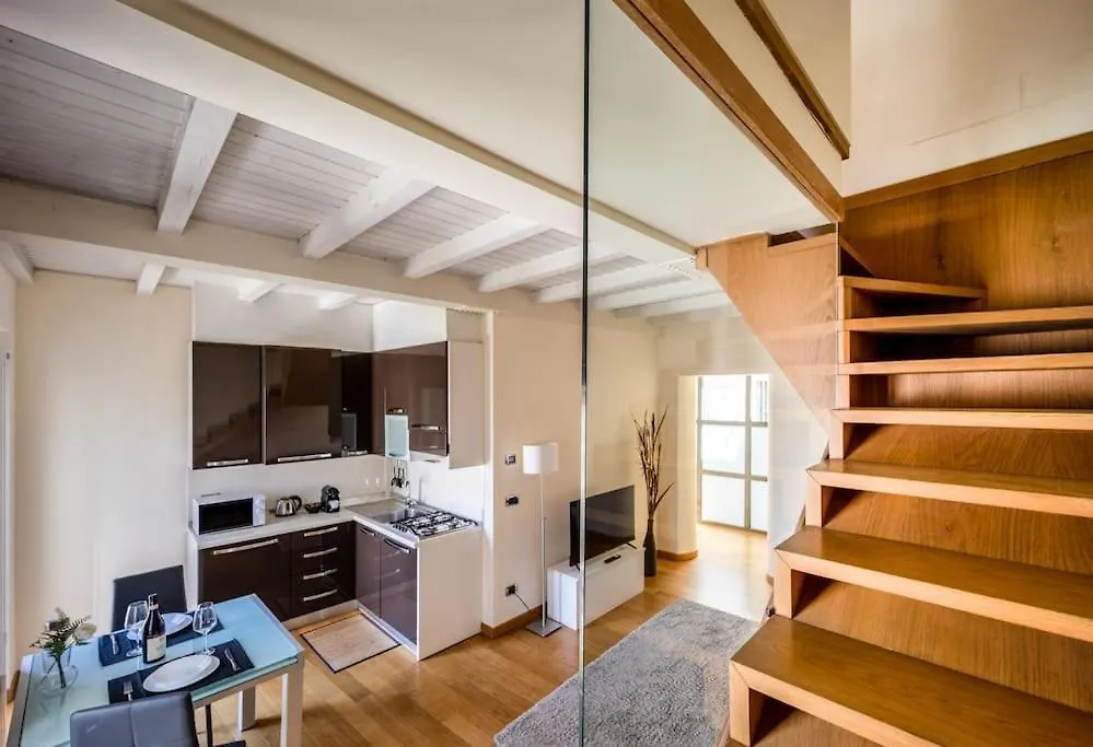 Napoleone'S Nest - Elegant And Central Milan Apartment